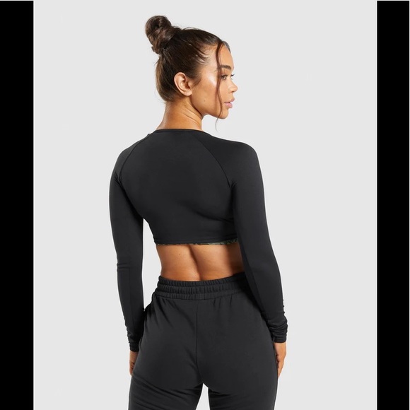 BNWT GYMSHARK WOMEN TRAINING LONG SLEEVE CROP TOP - BLACK - Size XS - ACTIVEWEAR - Picture 7 of 11